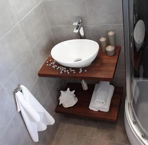 Glam House Apartment *